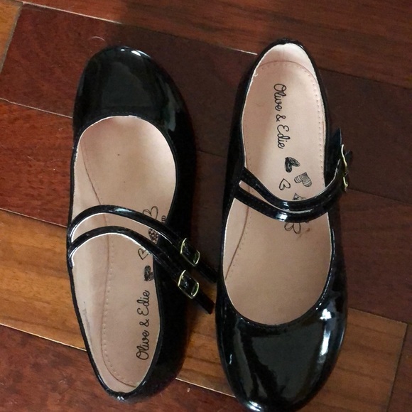 girls patent leather shoes